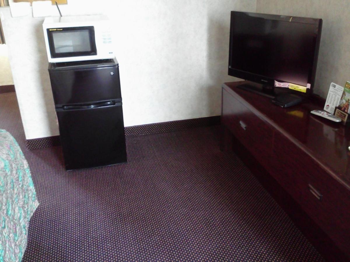 Budget Inn — photo 14
