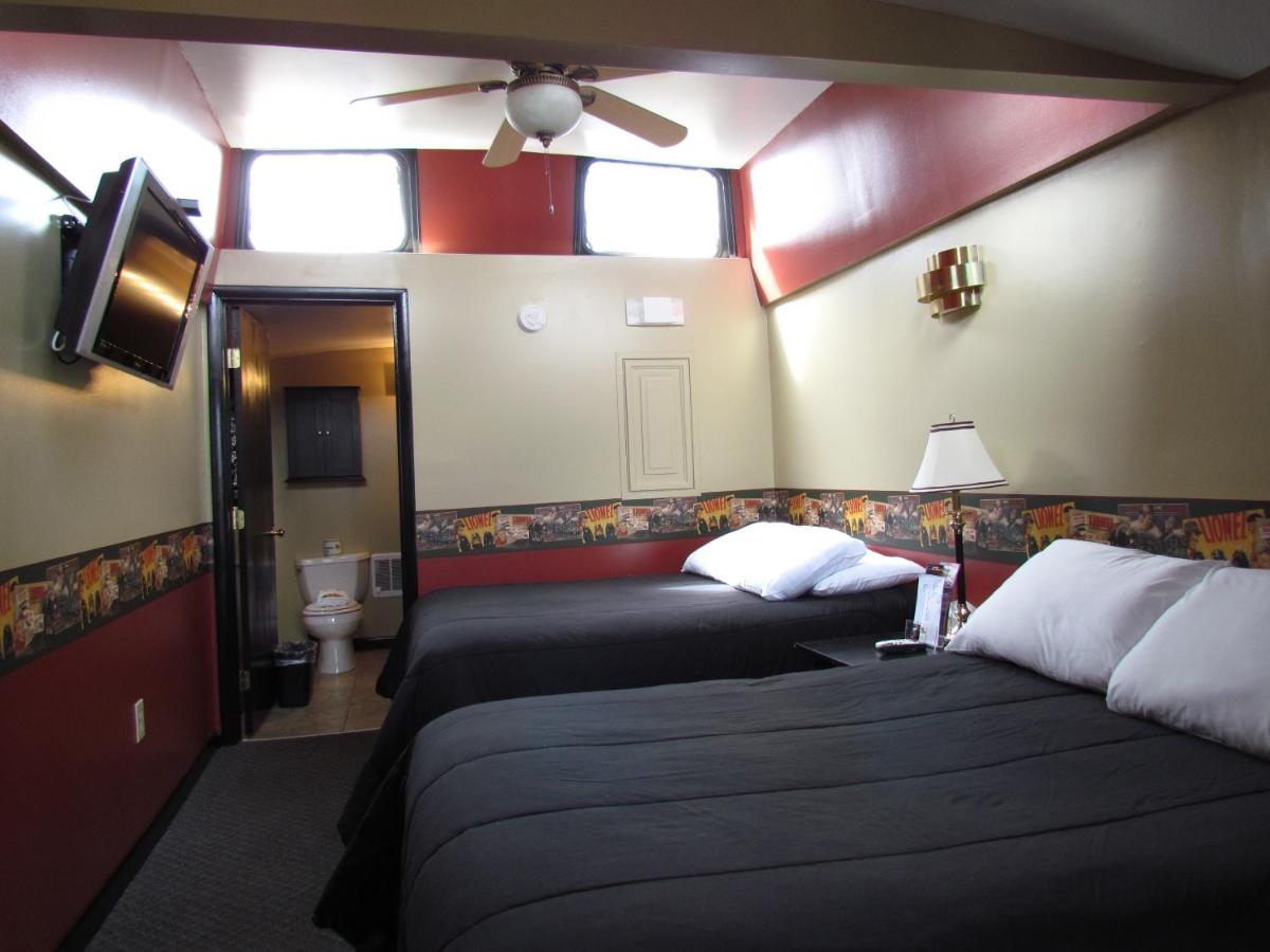 Red Caboose Motel & Restaurant — photo 17