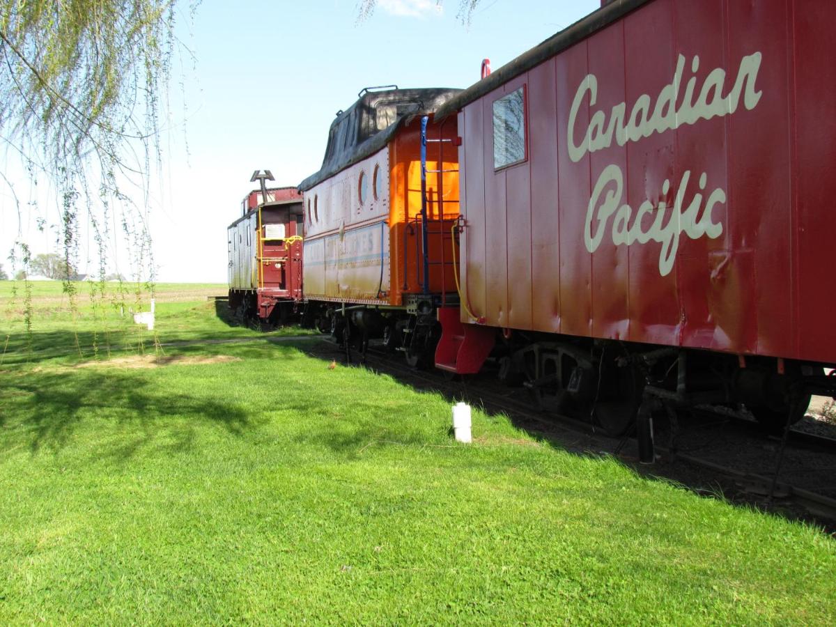 Red Caboose Motel & Restaurant — photo 19