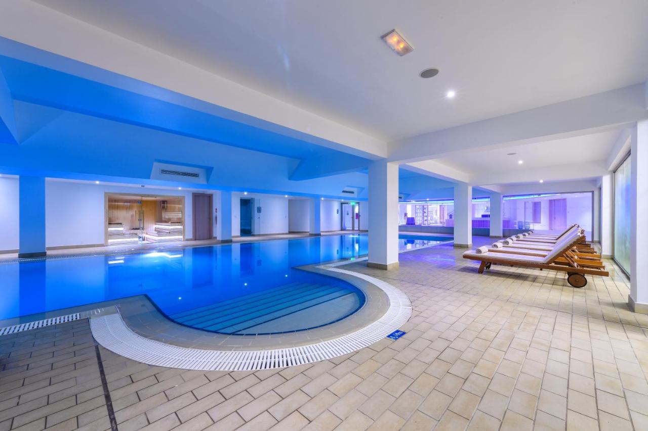 Asterias Beach Hotel photo
