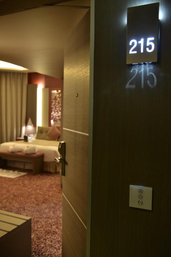 Regency Palace Hotel photo
