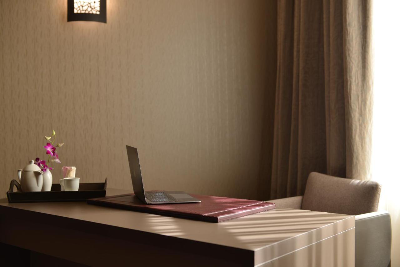 Regency Palace Hotel photo