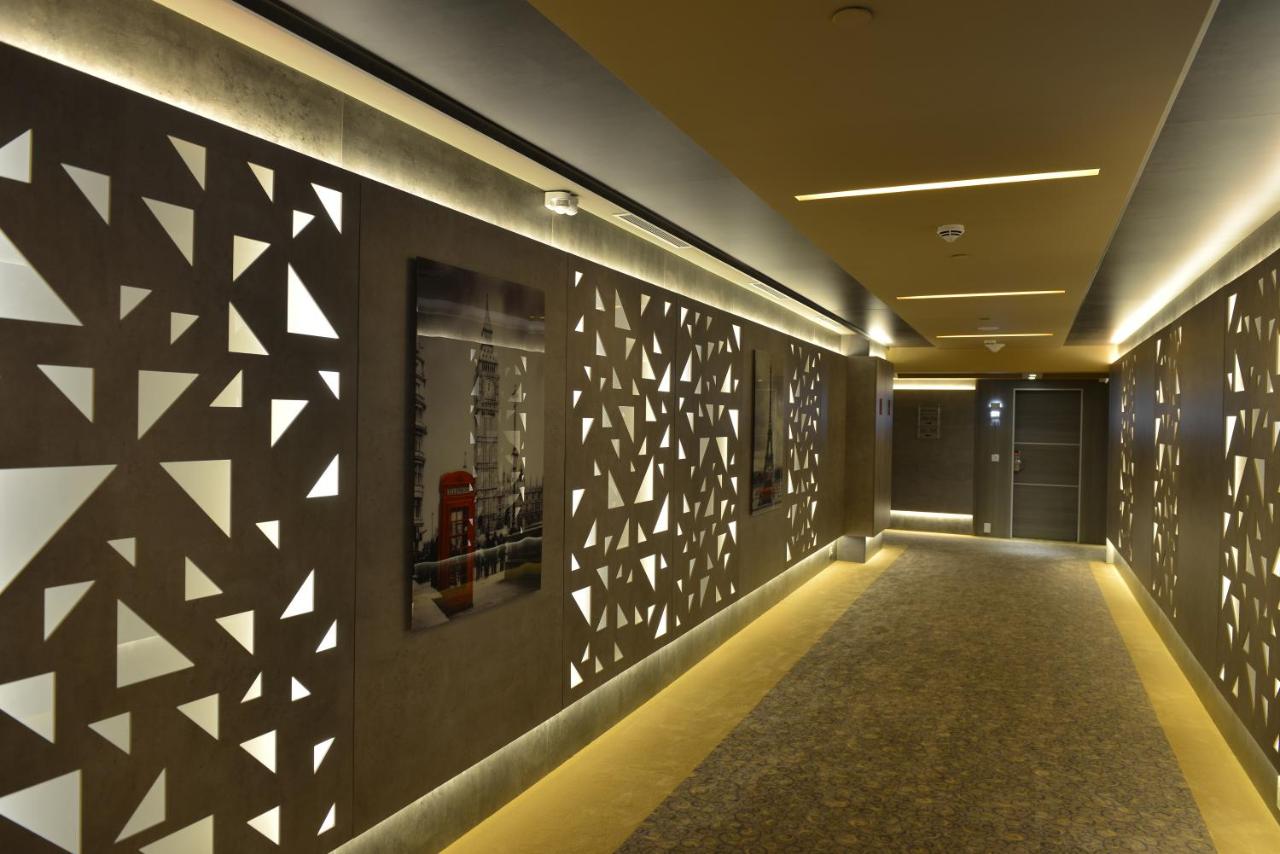 Regency Palace Hotel photo