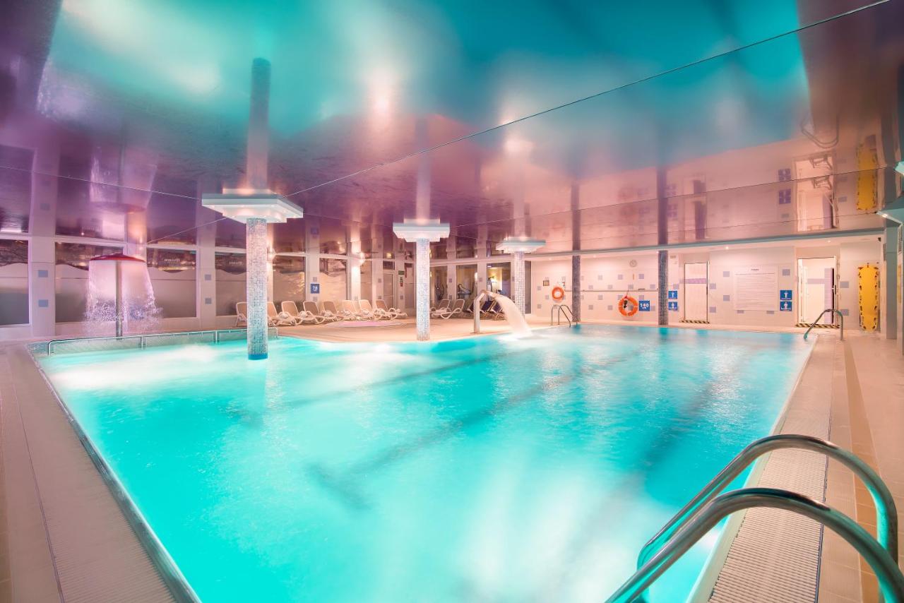Heated swimming pool: Hotel Masuria