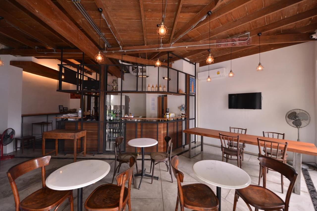 Neighbor Phuthon - 5