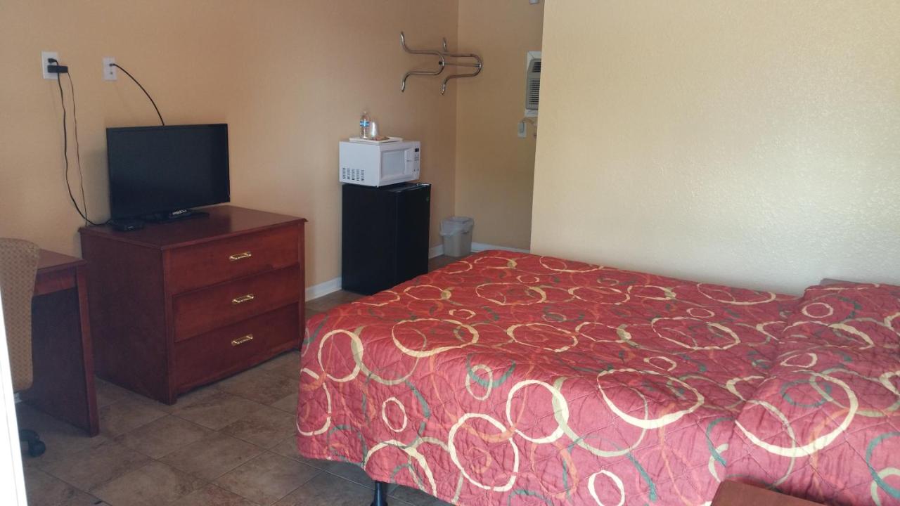 Budget Inn — photo 11