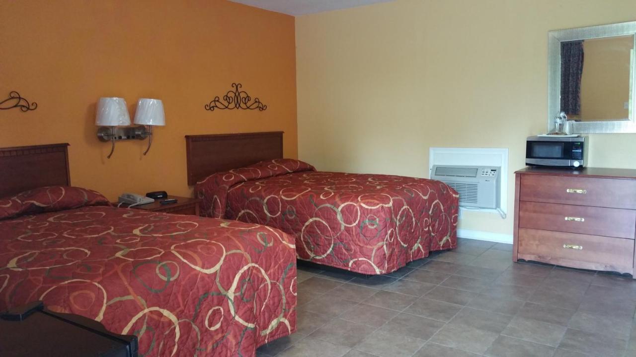Budget Inn — photo 16