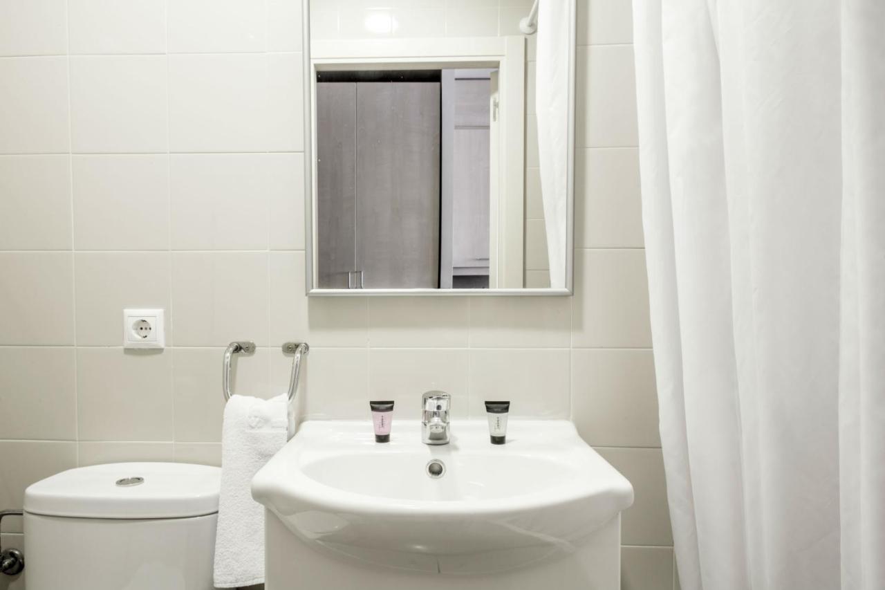 Residencia Universitaria Los Abedules, Pamplona – Updated ...