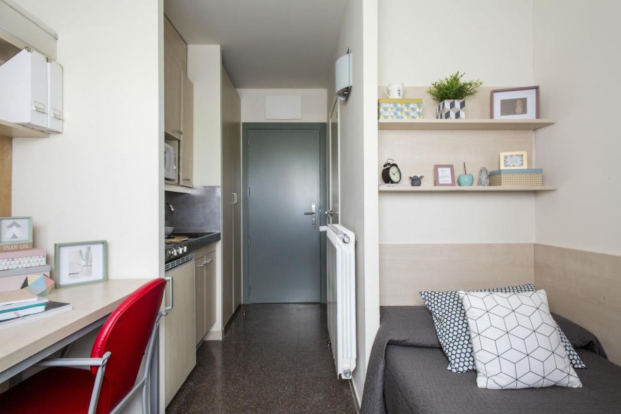 Residencia Universitaria Los Abedules, Pamplona – Updated ...
