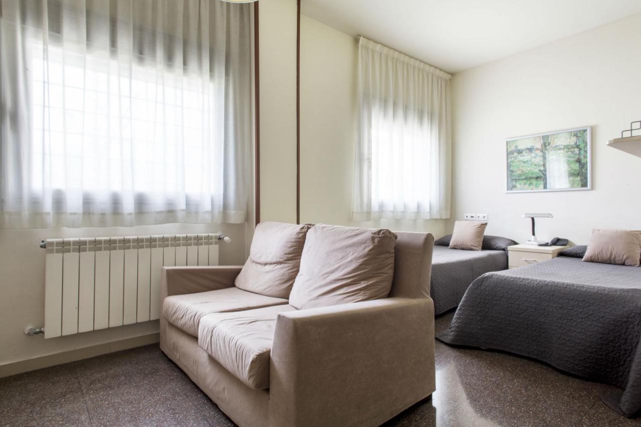Residencia Universitaria Los Abedules, Pamplona – Precios ...