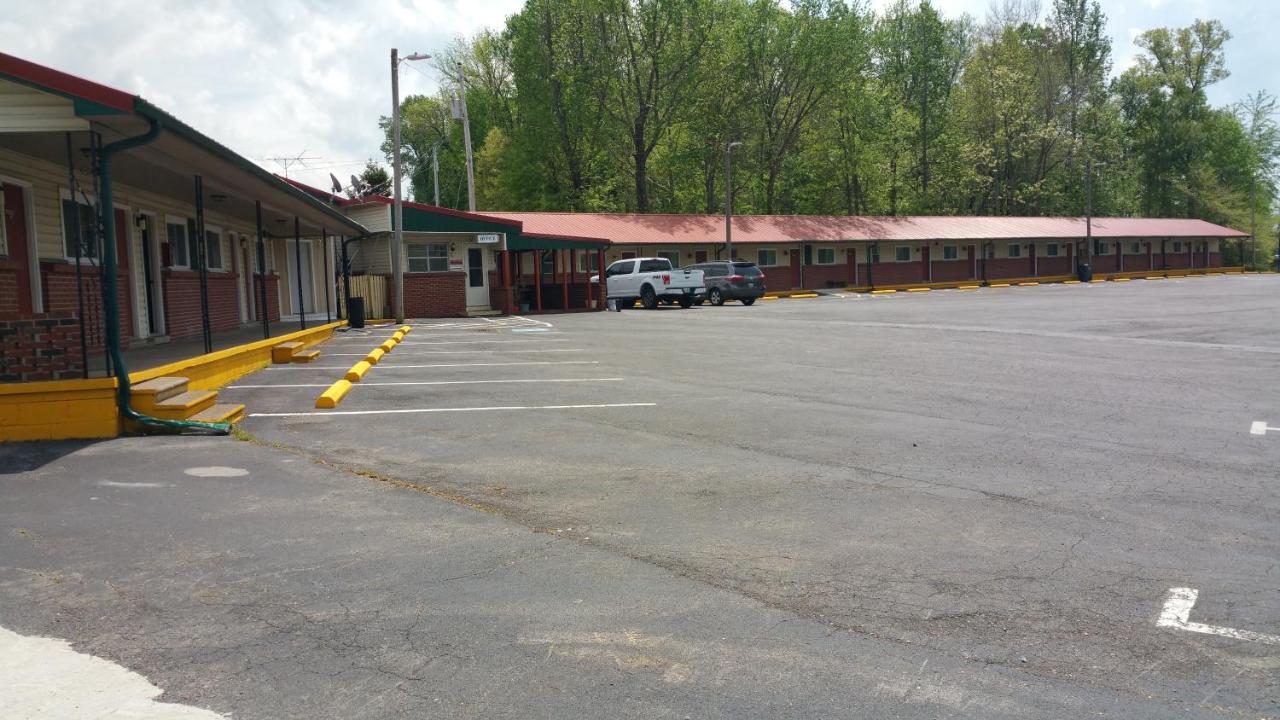 Budget Inn — photo 6