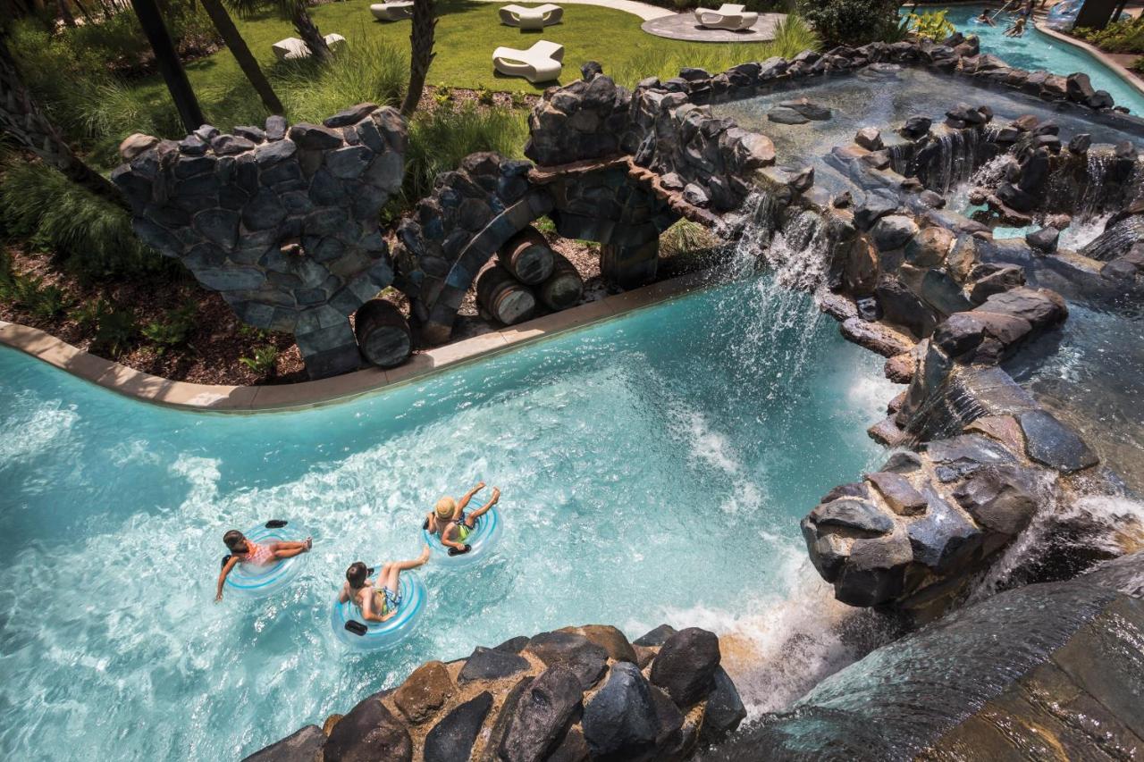 Heated swimming pool: Four Seasons Resort Orlando at Walt Disney World Resort