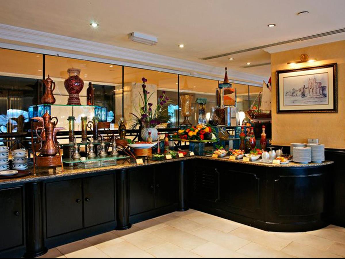 Arabian Courtyard Hotel & Spa photo