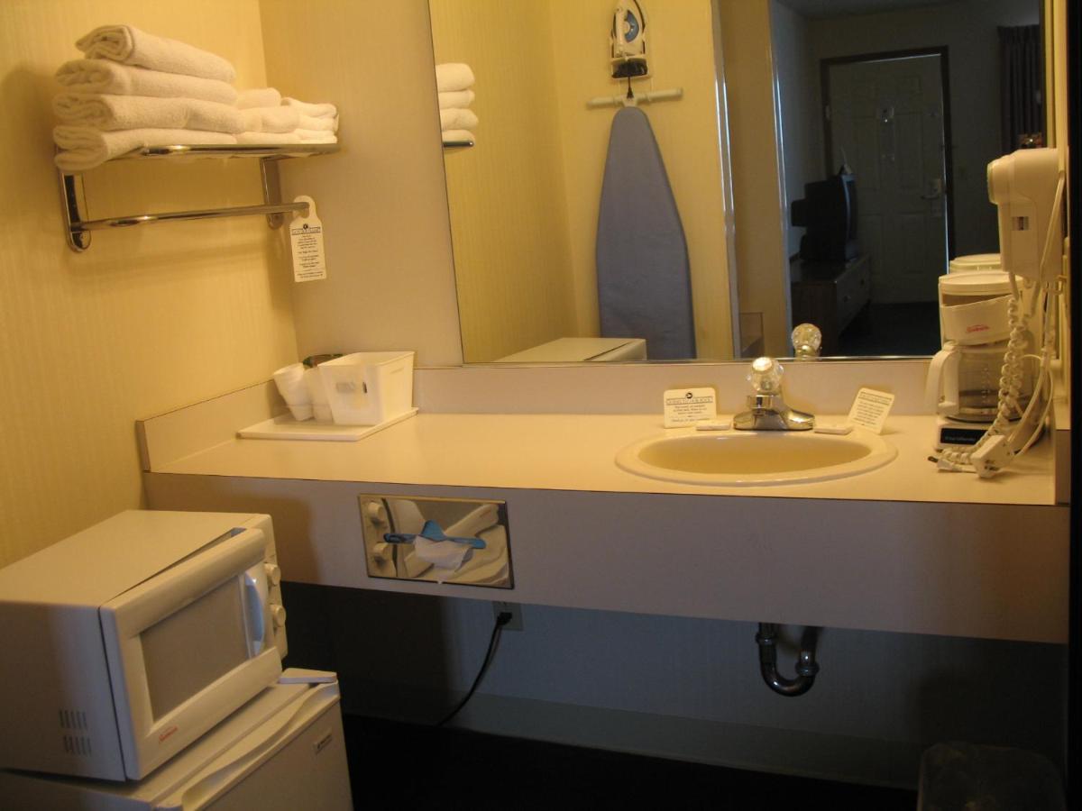 Great Lakes Motel — photo 20