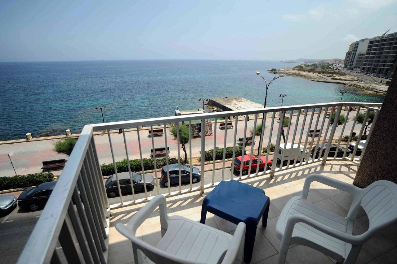Beach: Sliema Chalet Hotel