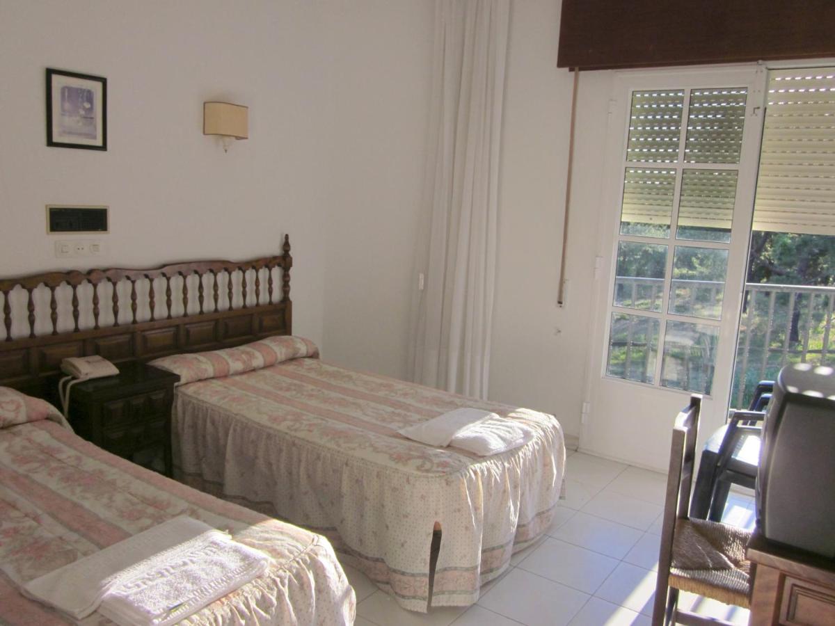Hotel Sixto, Montalvo, Spain - Booking.com