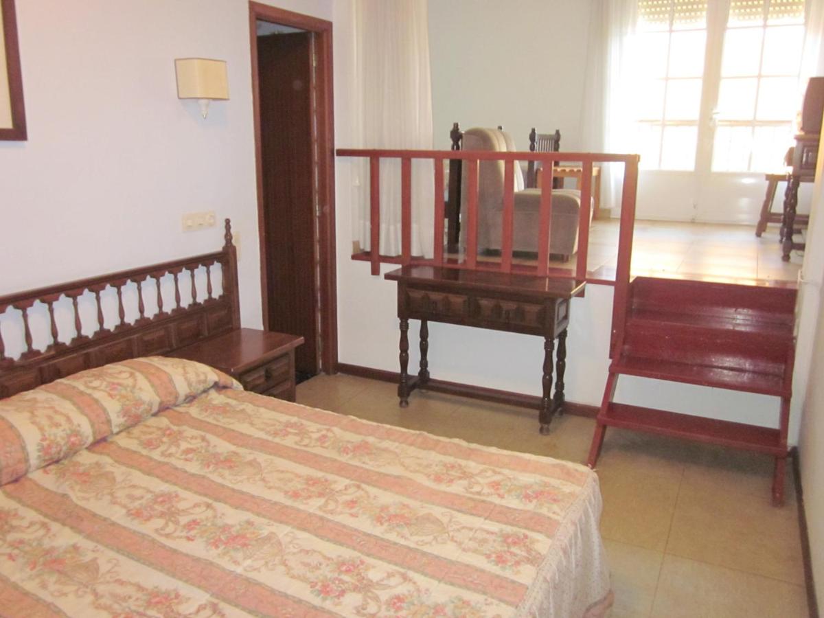 Hotel Sixto, Montalvo, Spain - Booking.com