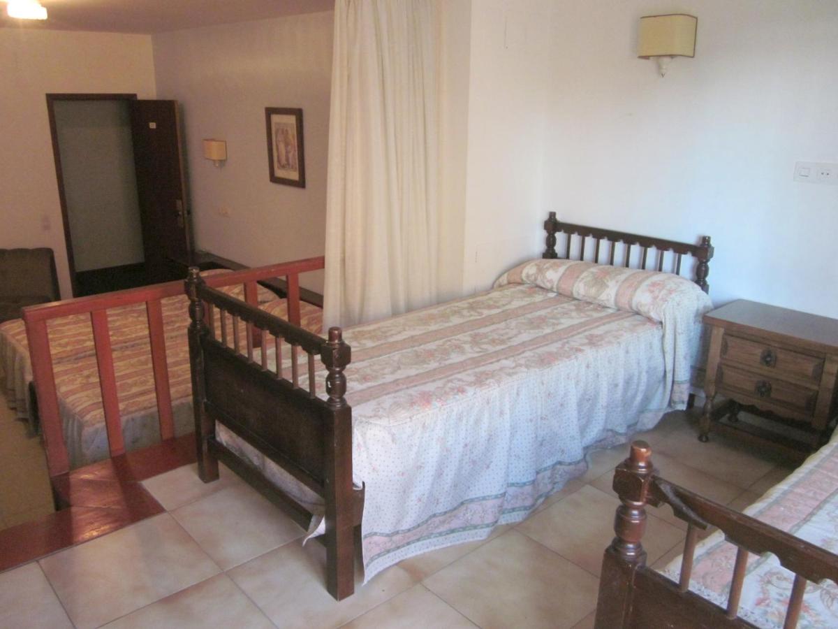 Hotel Sixto, Montalvo, Spain - Booking.com