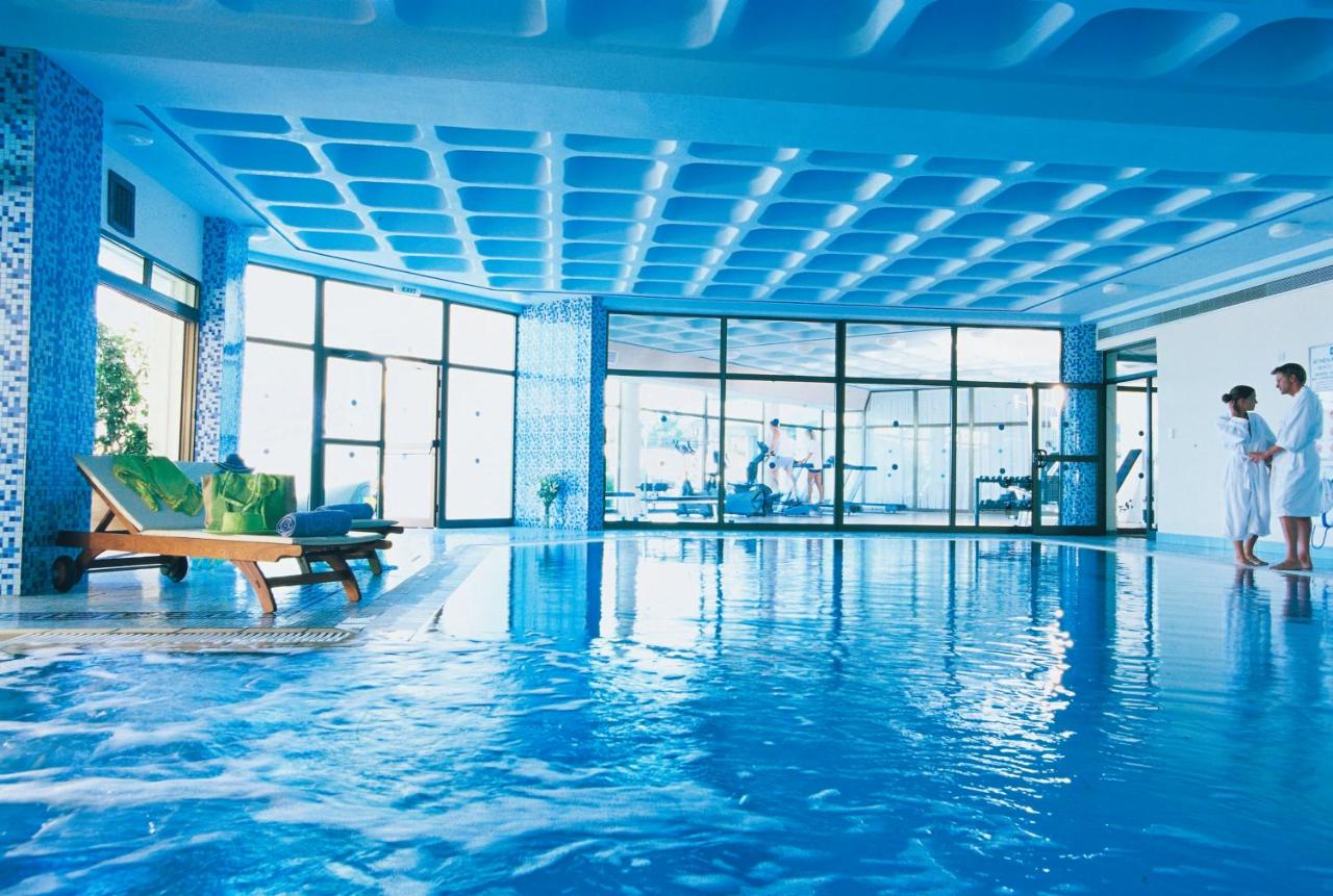 Constantinou Bros Athena Royal Beach Hotel photo