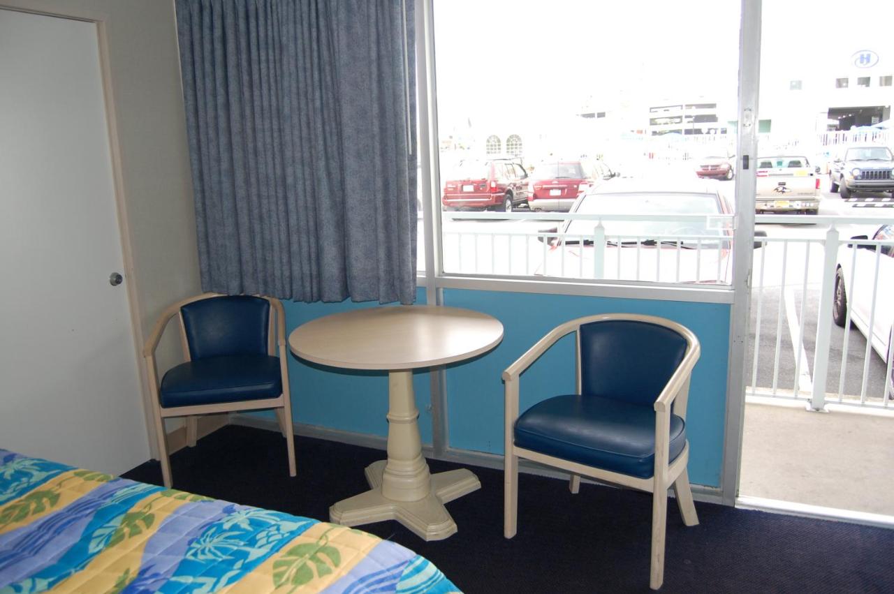 Thunderbird Motel — photo 19