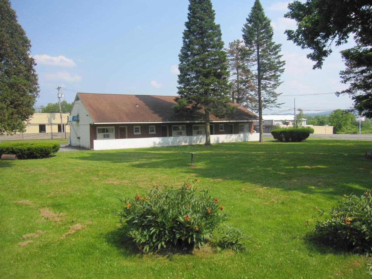 Pinecrest Motel — photo 9
