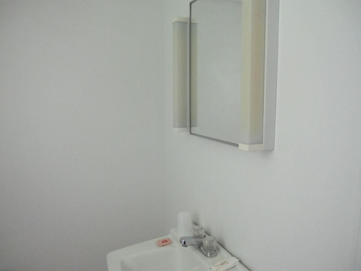 Pinecrest Motel — photo 16
