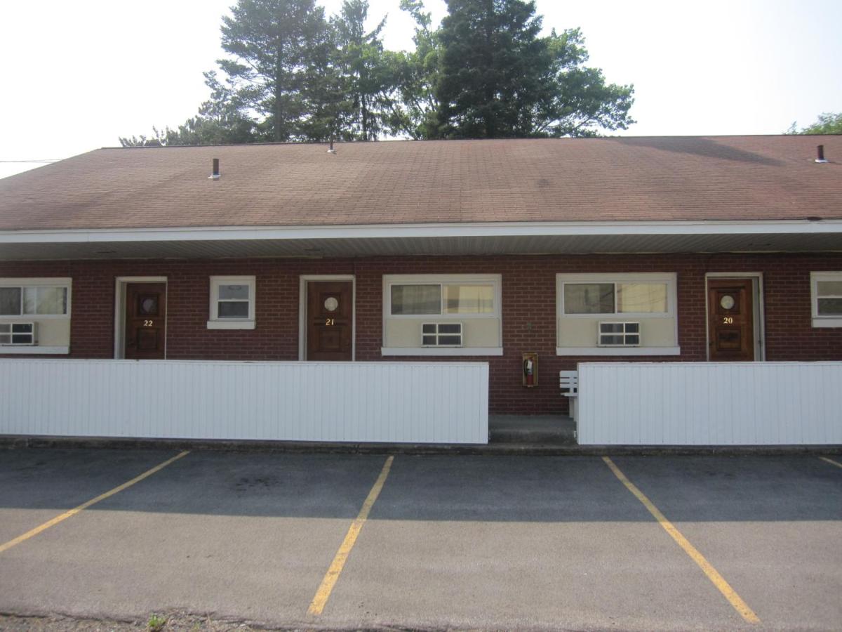 Pinecrest Motel — photo 22