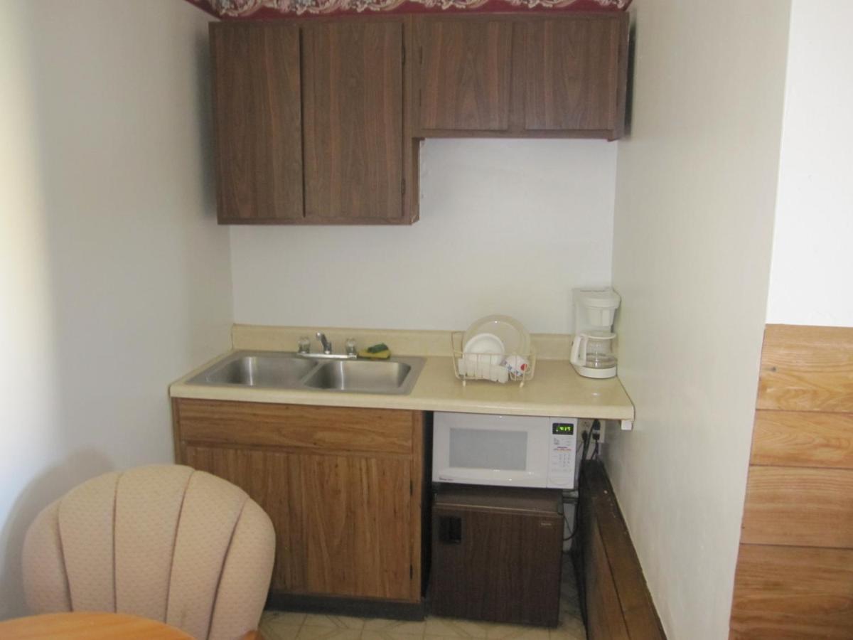 Pinecrest Motel — photo 4
