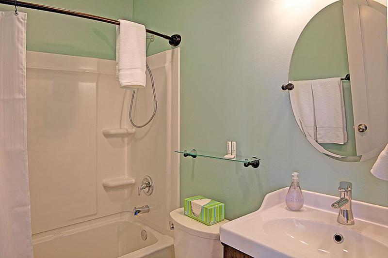 Adams Street Bed & Breakfast — photo 8