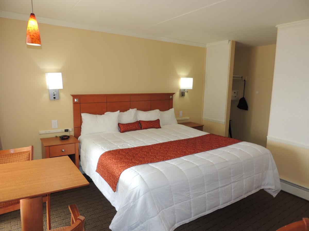 Fleur de Lis Beach Motel — photo 20