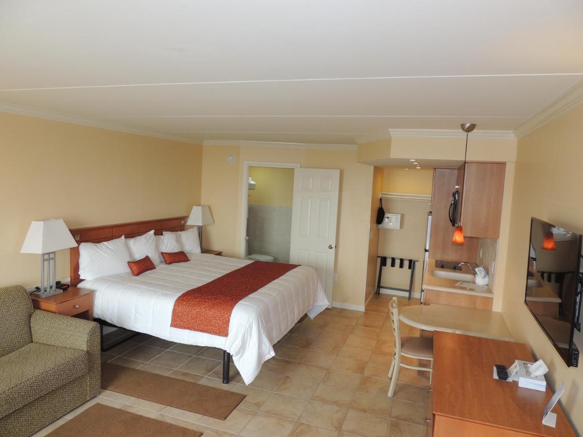 Fleur de Lis Beach Motel — photo 17