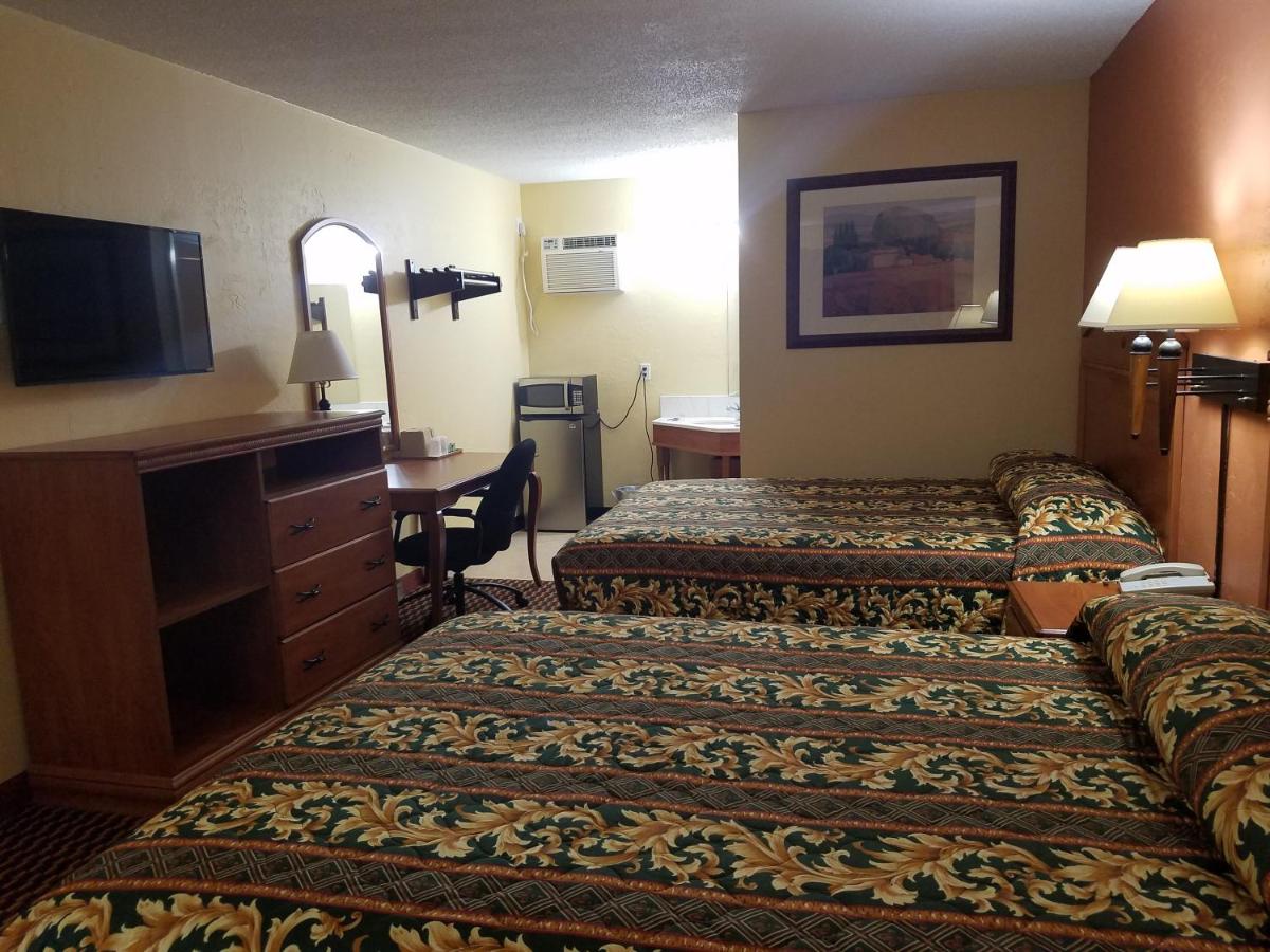 Budget Inn — photo 19