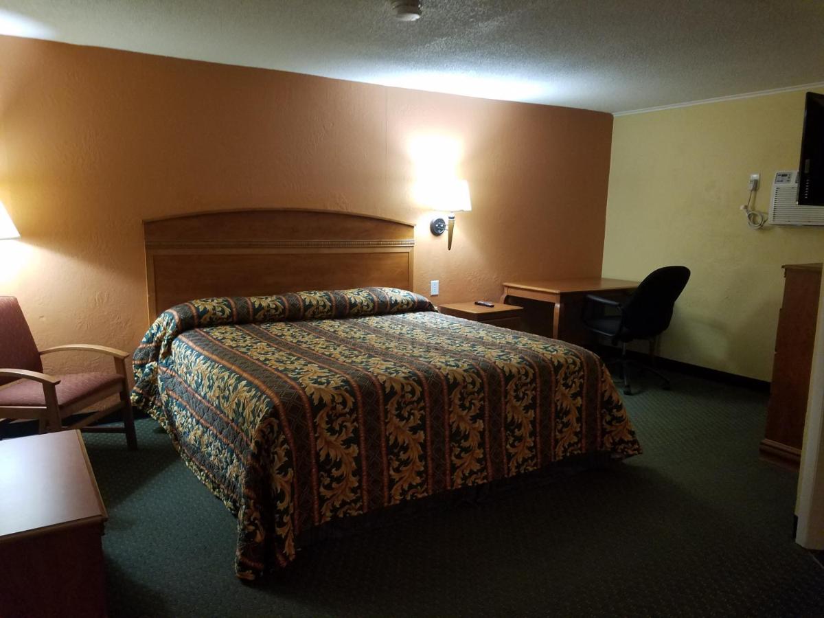 Budget Inn — photo 18