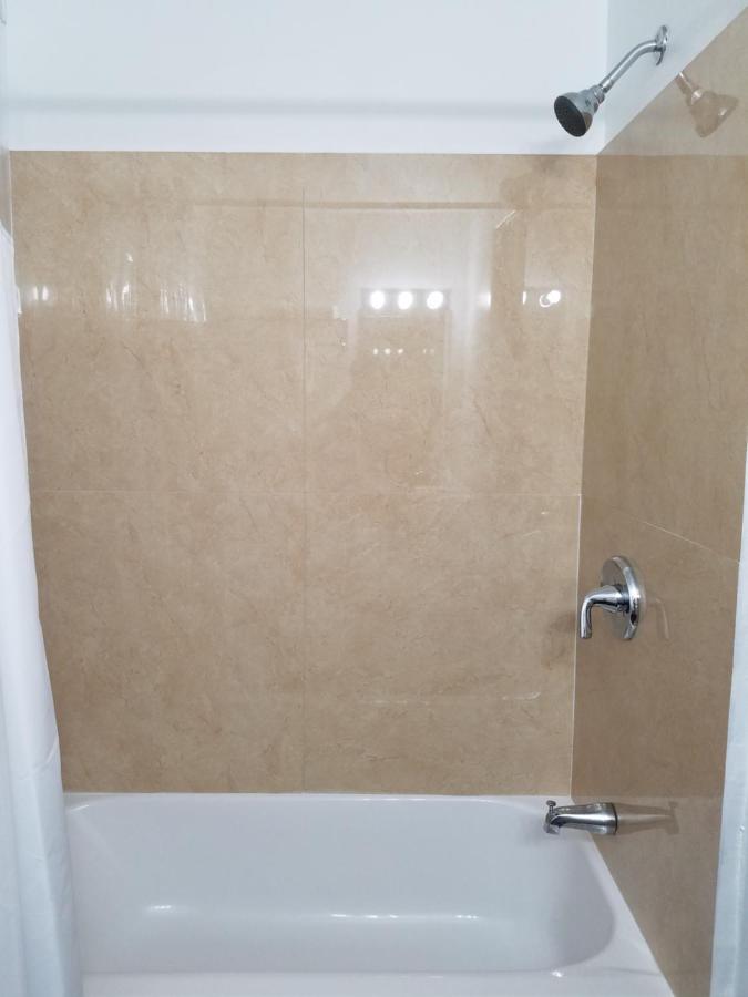 Budget Inn — photo 14