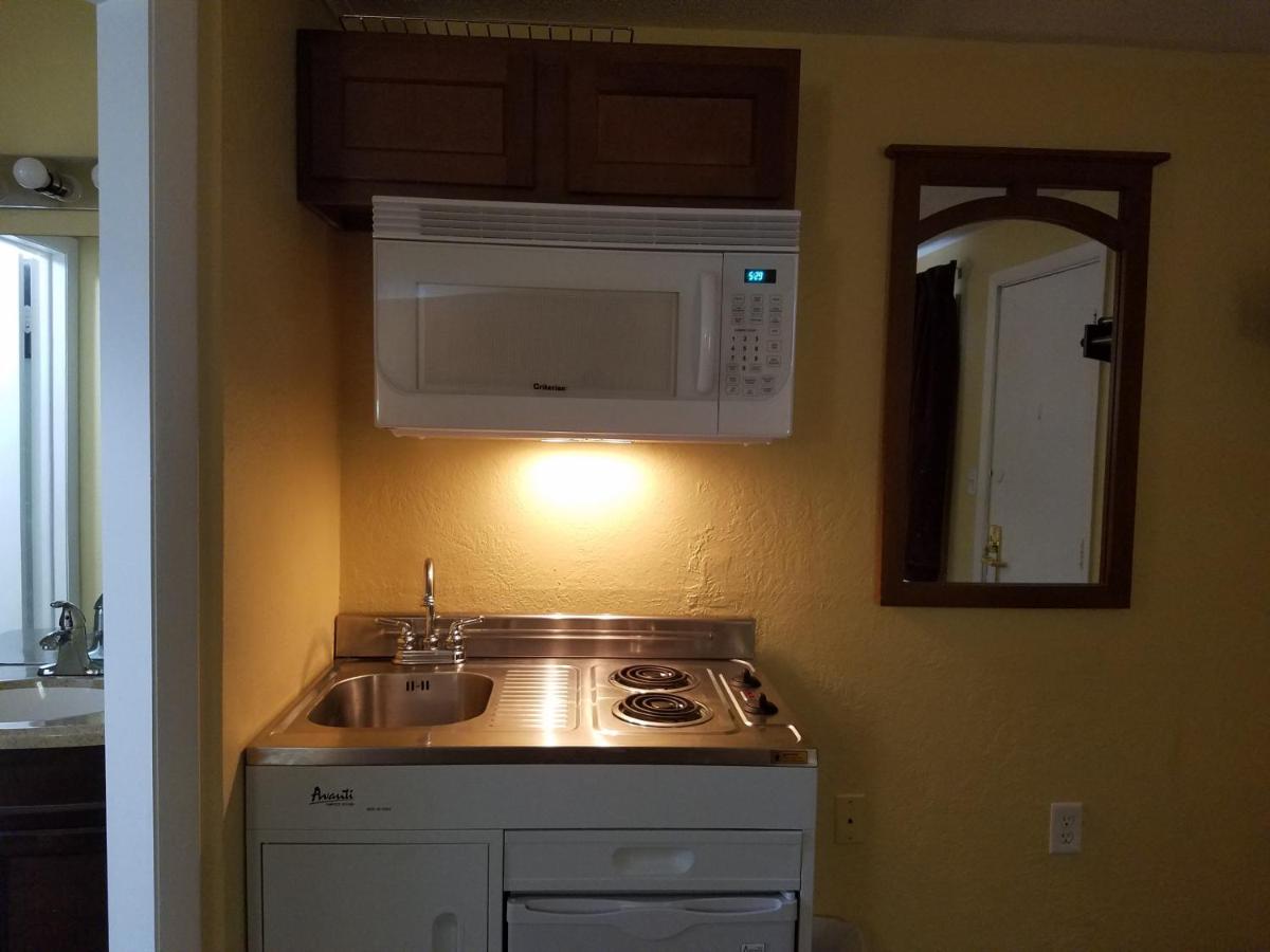 Budget Inn — photo 3