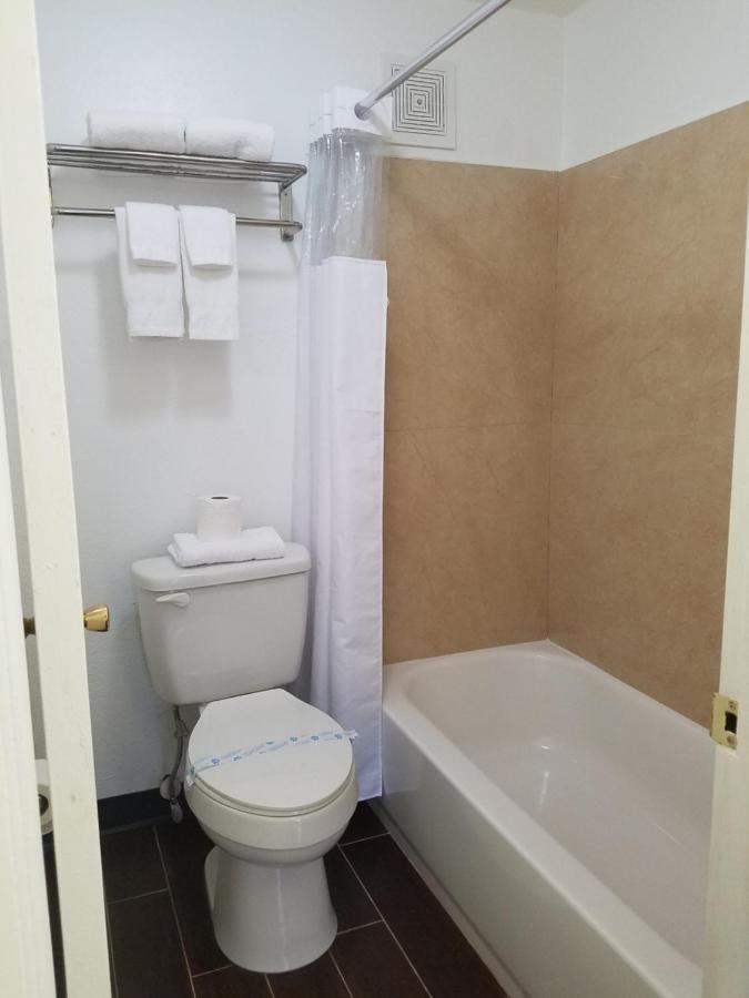 Budget Inn — photo 12