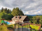 Chalupa Barborka - Národní park Krkonoše, sauna, bazén, dětské hřiště, gril, 6 pokojů, kuchyň, společenská místnost s krbem