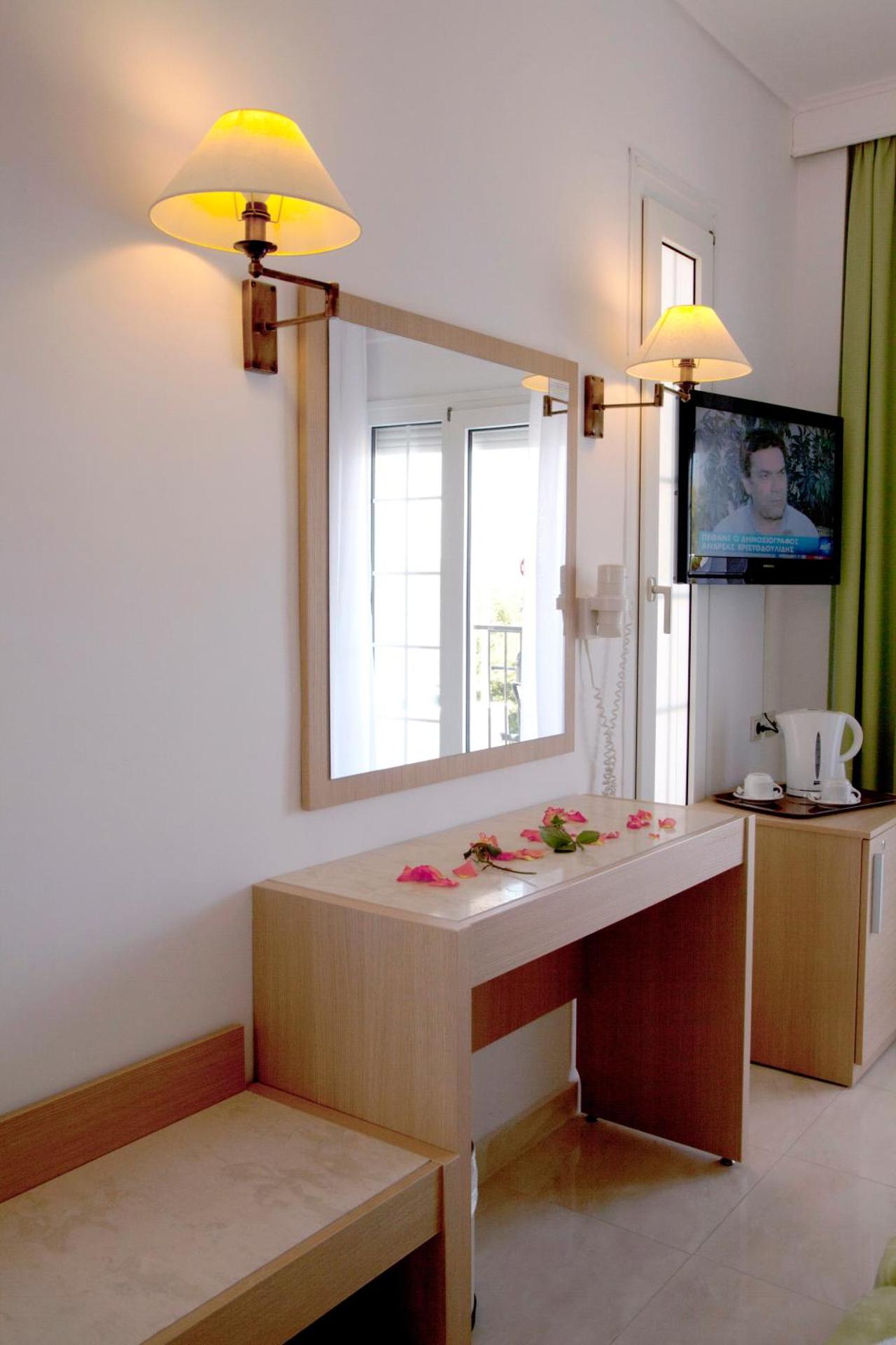 Halkidiki Palace - Photo 6