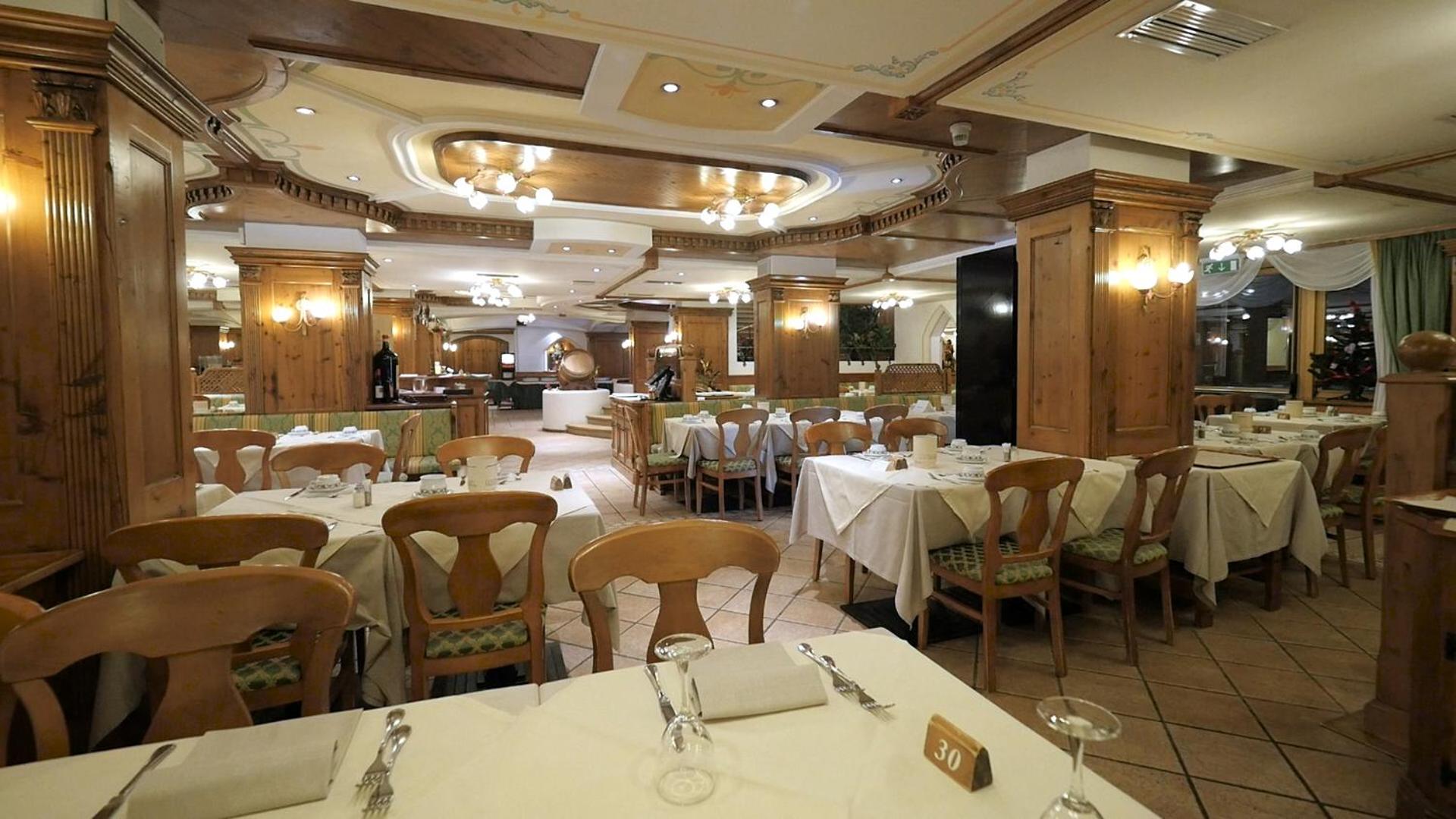 Hotel Intermonti - Photo 57