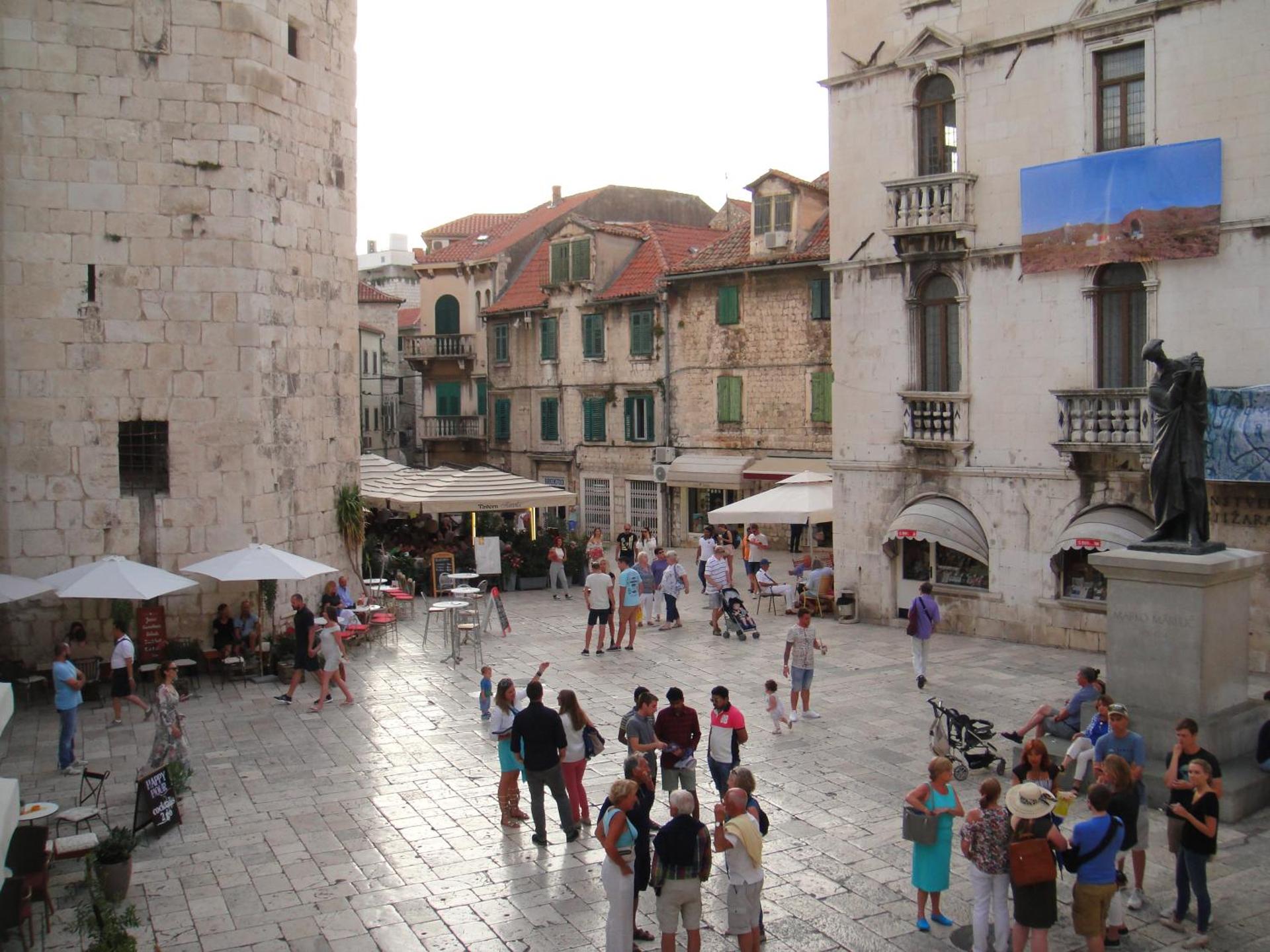 Old Town Suites - Photo 20