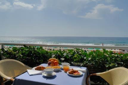 Hotel Beau Sejour - Photo 34