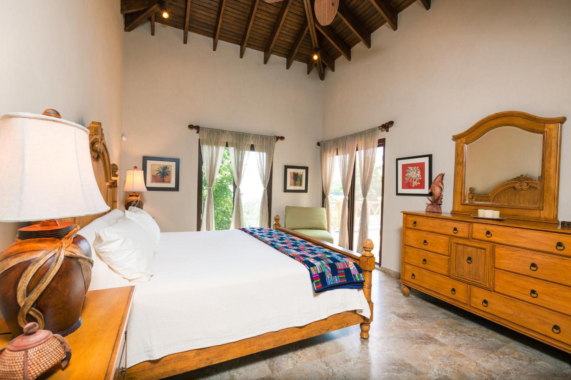 La Colina - 3 Bedrooms - Photo 2