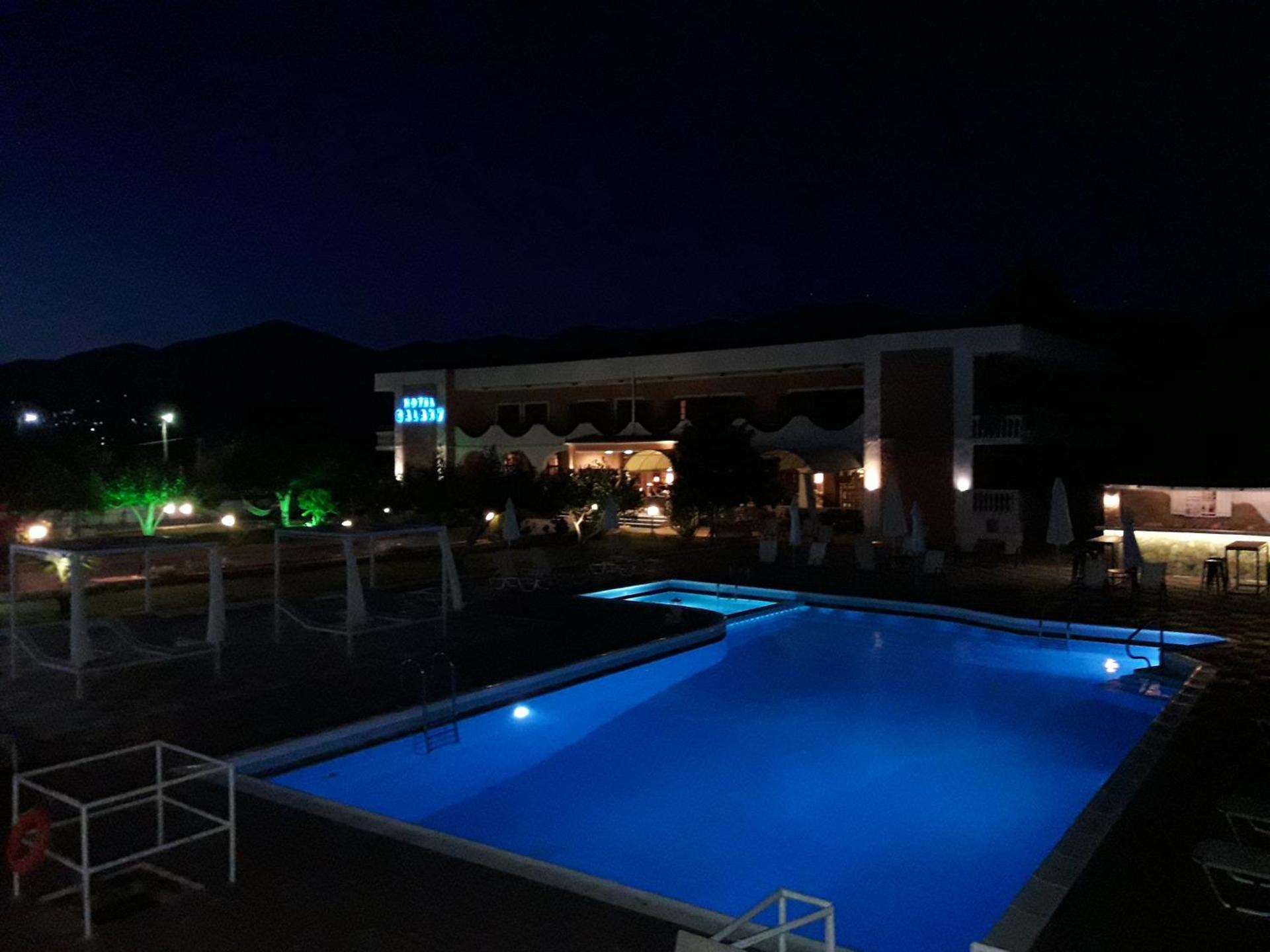 Galaxy Hotel - Photo 28