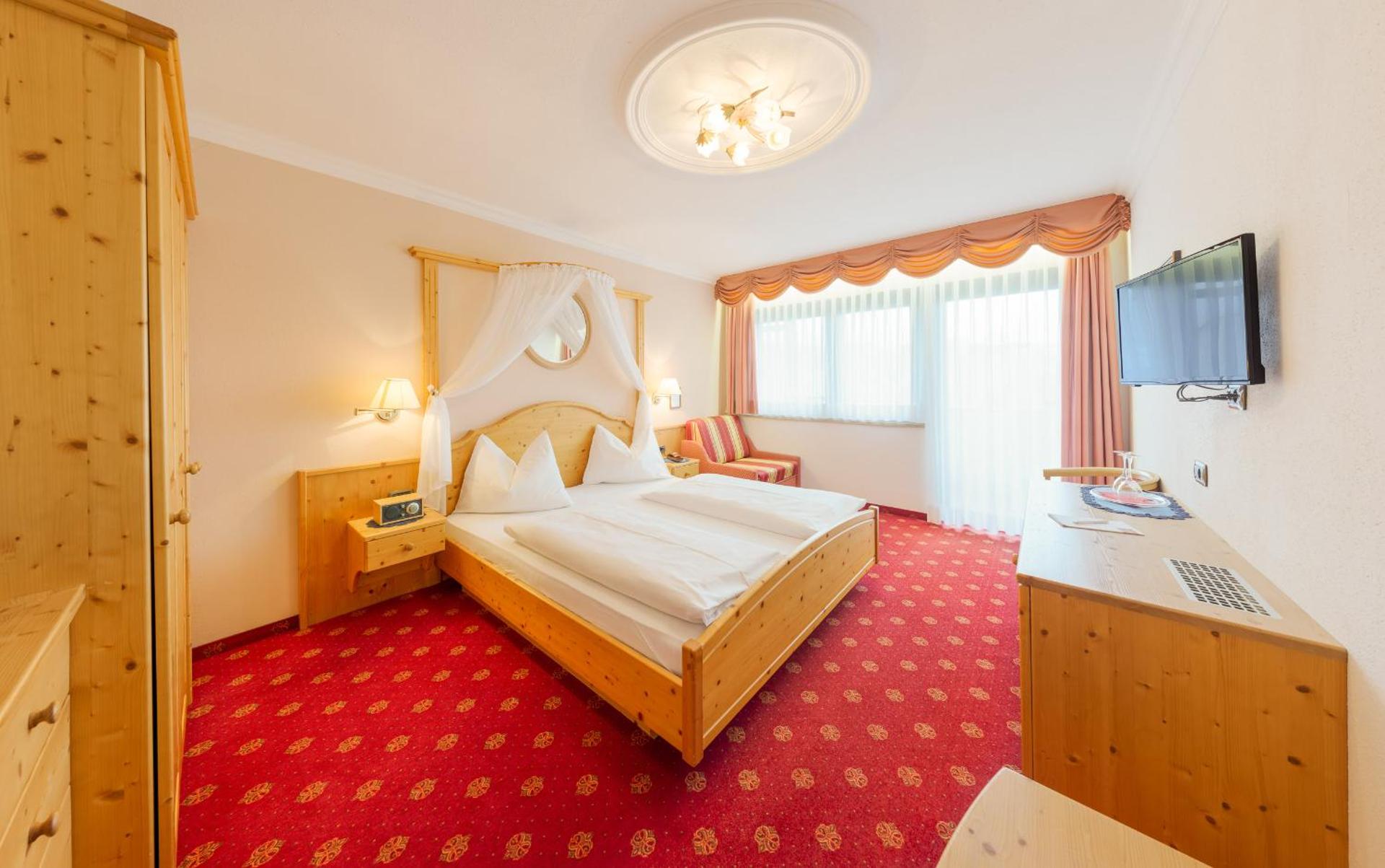 Standard Double Room with Balcony and Mountain View