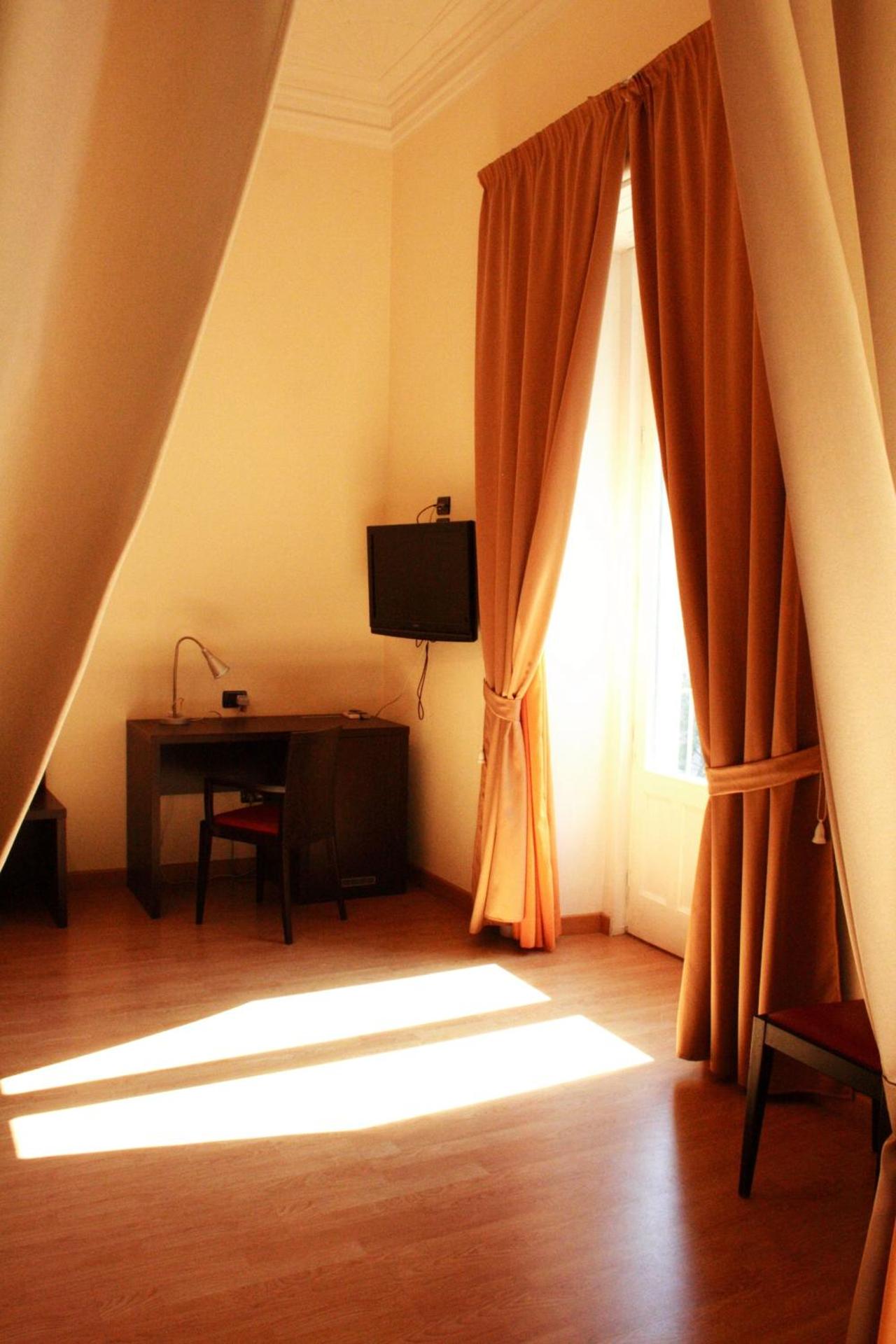 San Max Hotel - Photo 14