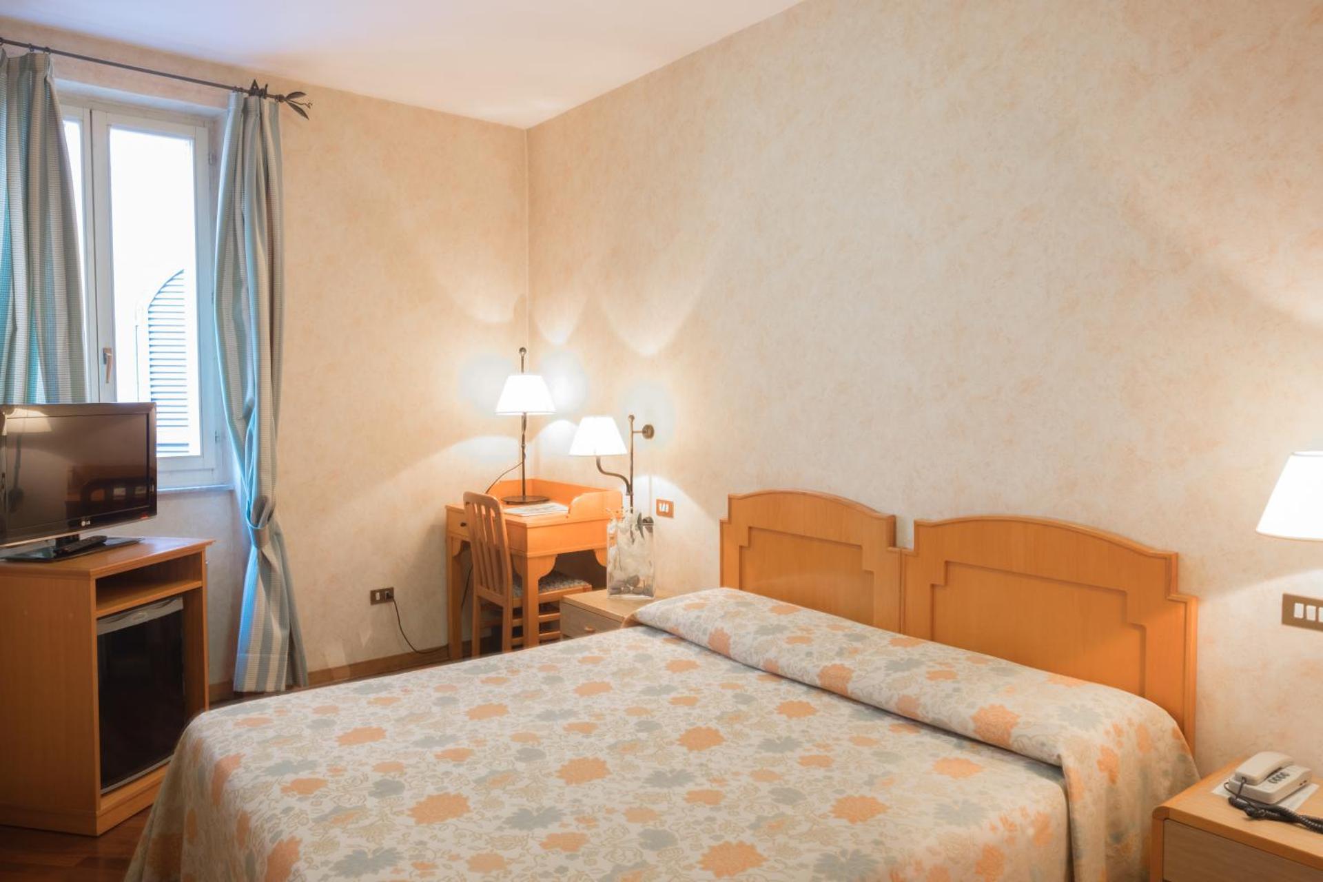 Hotel Fortuna - Photo 16