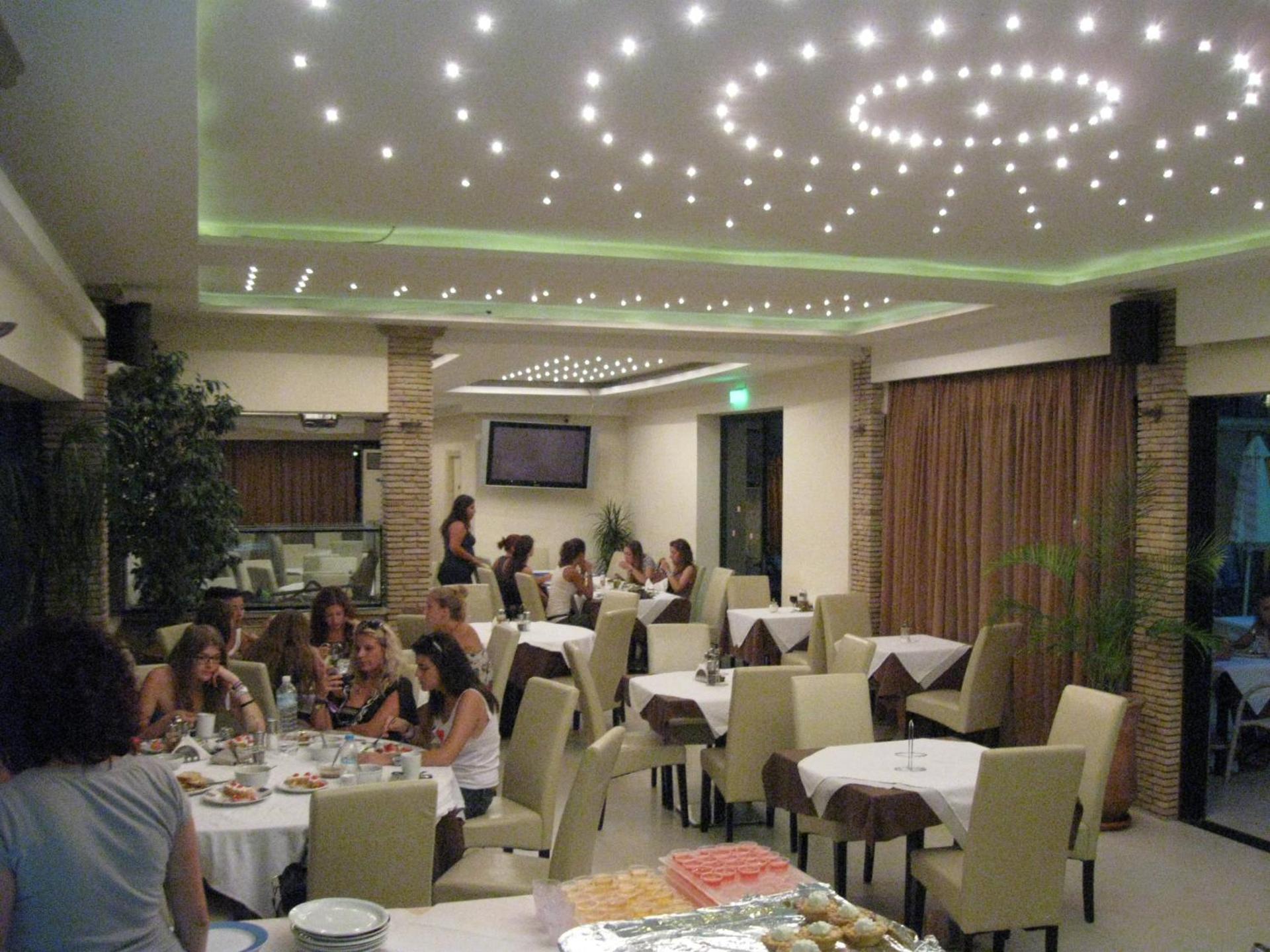 Zante Plaza Hotel & Apartments - Photo 12