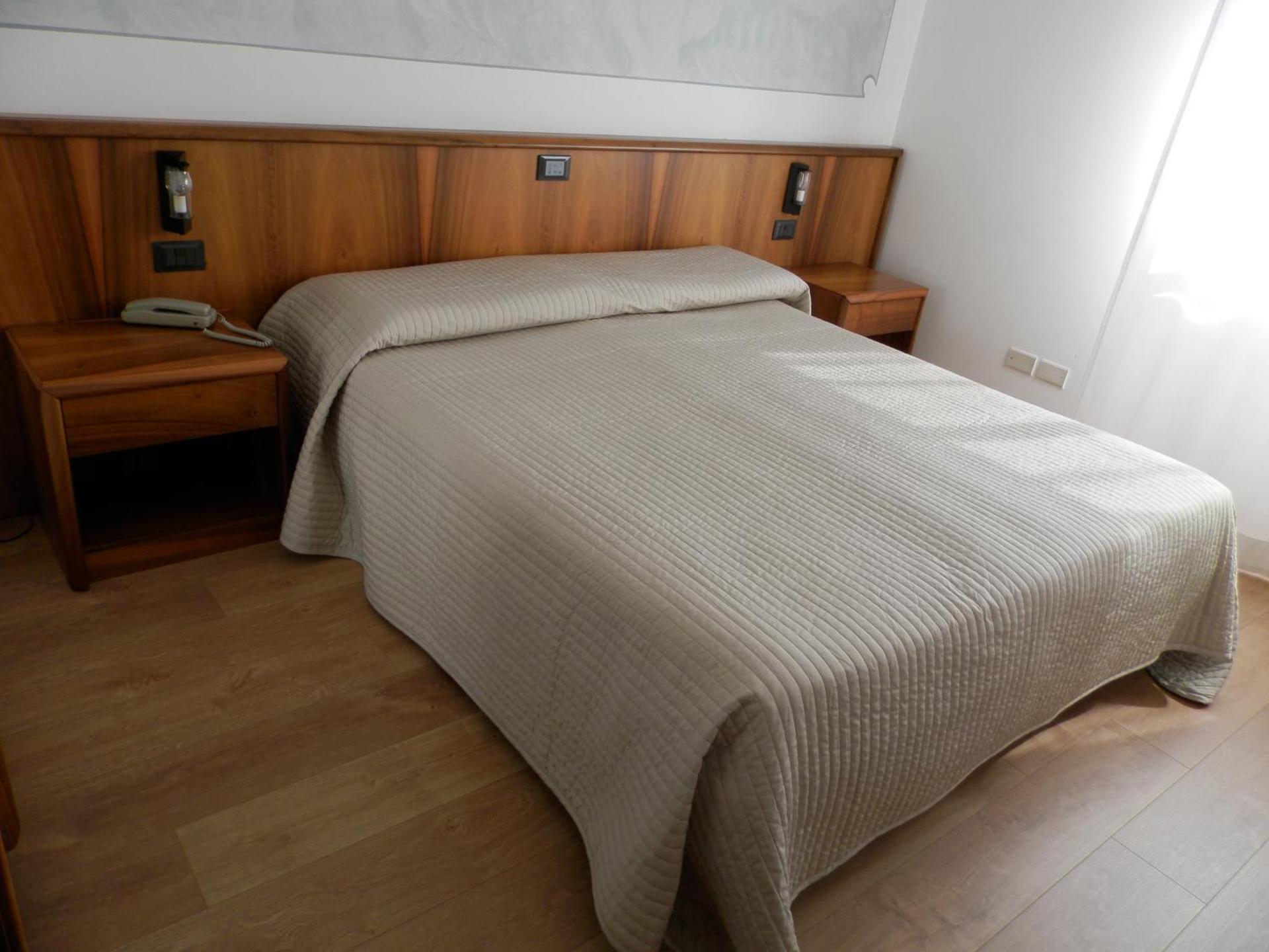 Continental Hotel - Photo 43