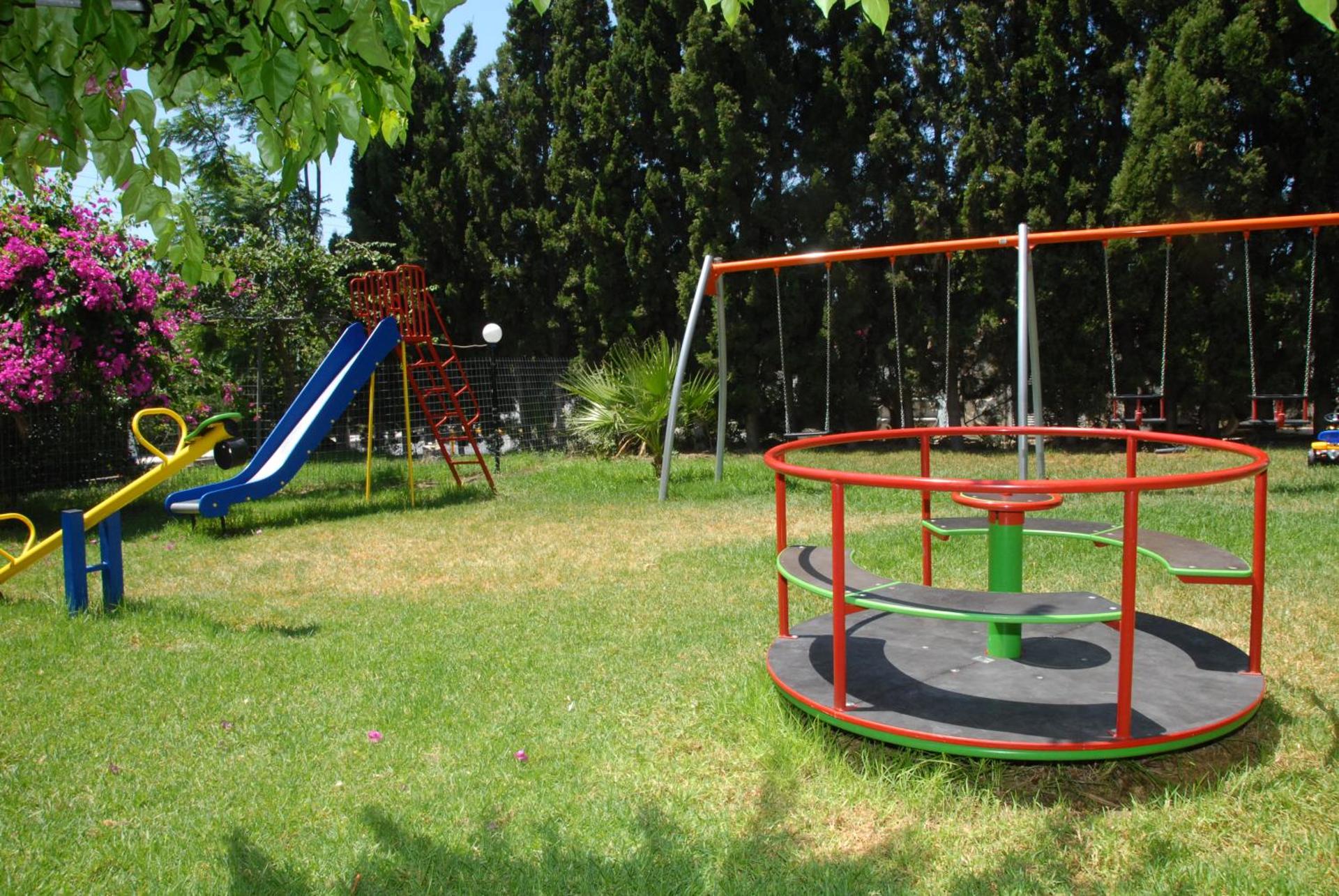 Paleos Hotel Apartments - Photo 33