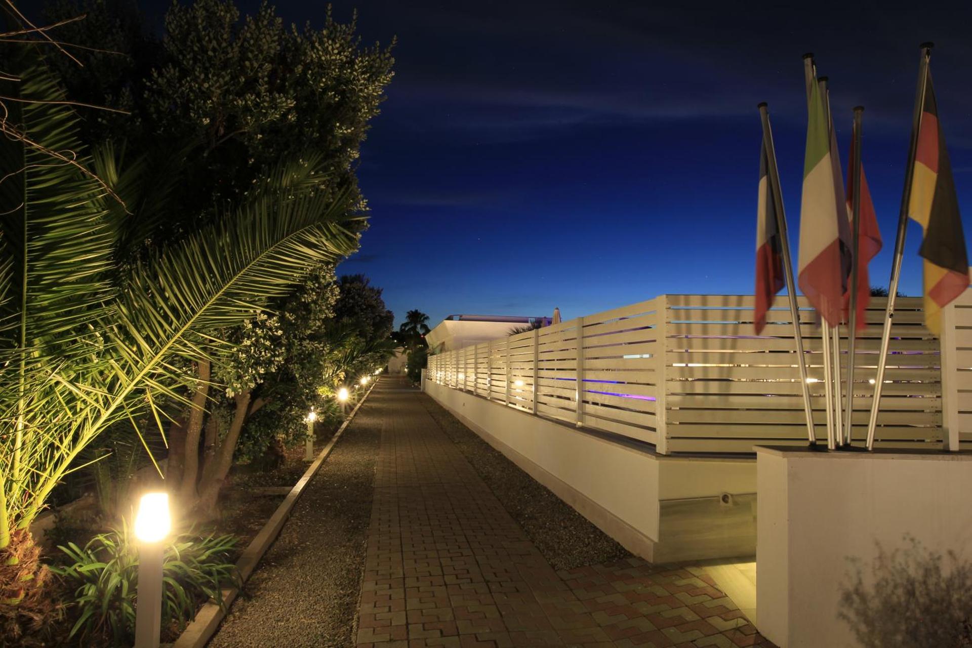 Garden Hotel Ripa - Photo 51